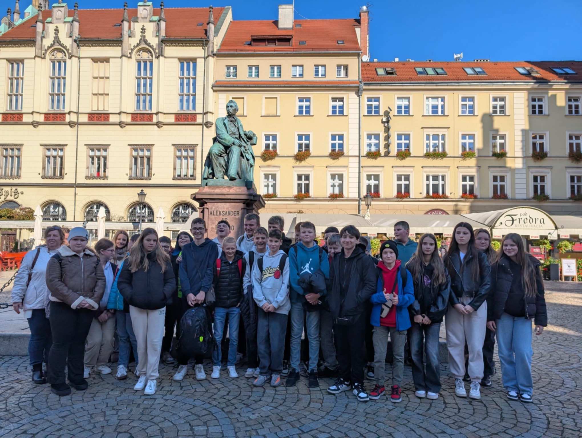 73f8b550 f0c3 40f4 8a7b 7e1eff1f17c8